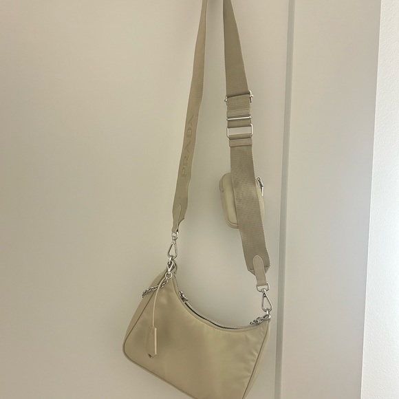 Prada re-edition 2005 re-nylon bag - Picture 3 of 4